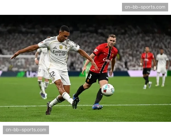 阿诺德替补作用分析：利物浦旧将在皇马右路的内收组织与传中质量